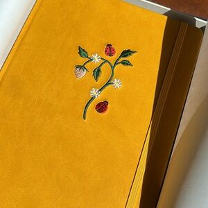 ARCHER AND OLIVE DOT GRID NOTEBOOK + STILL IN BOX 🐞💐